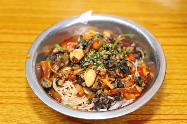 柳州螺蛳粉小城记忆,一碗螺蛳粉来一座城
