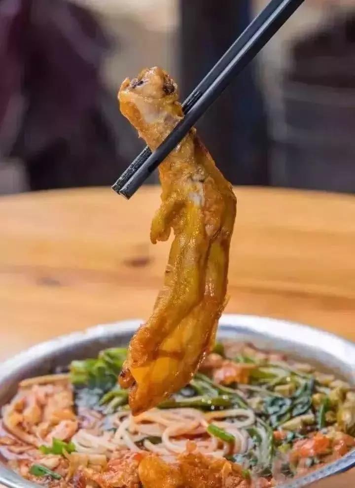 一碗柳州螺蛳粉下一句,一碗柳州螺蛳爱上柳州