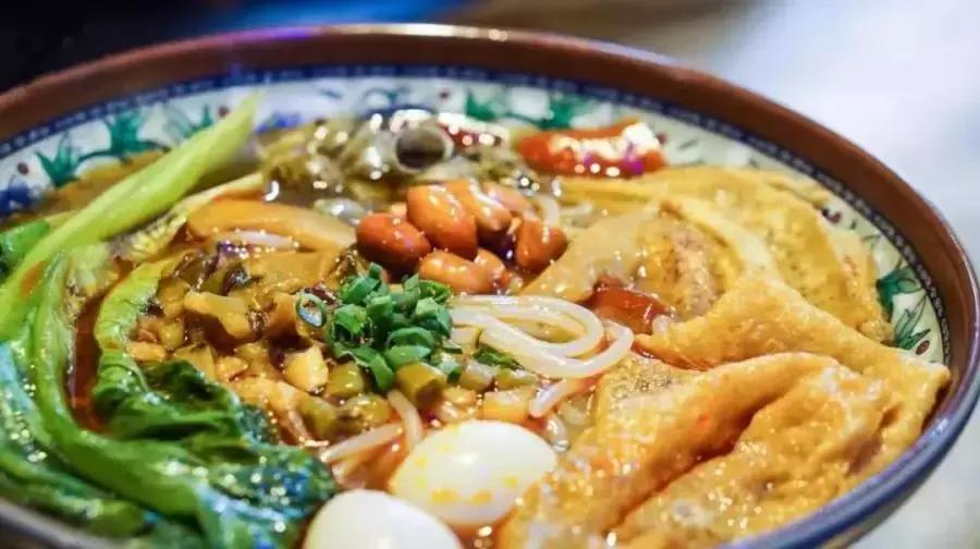 一碗柳州螺蛳粉下一句,一碗柳州螺蛳爱上柳州