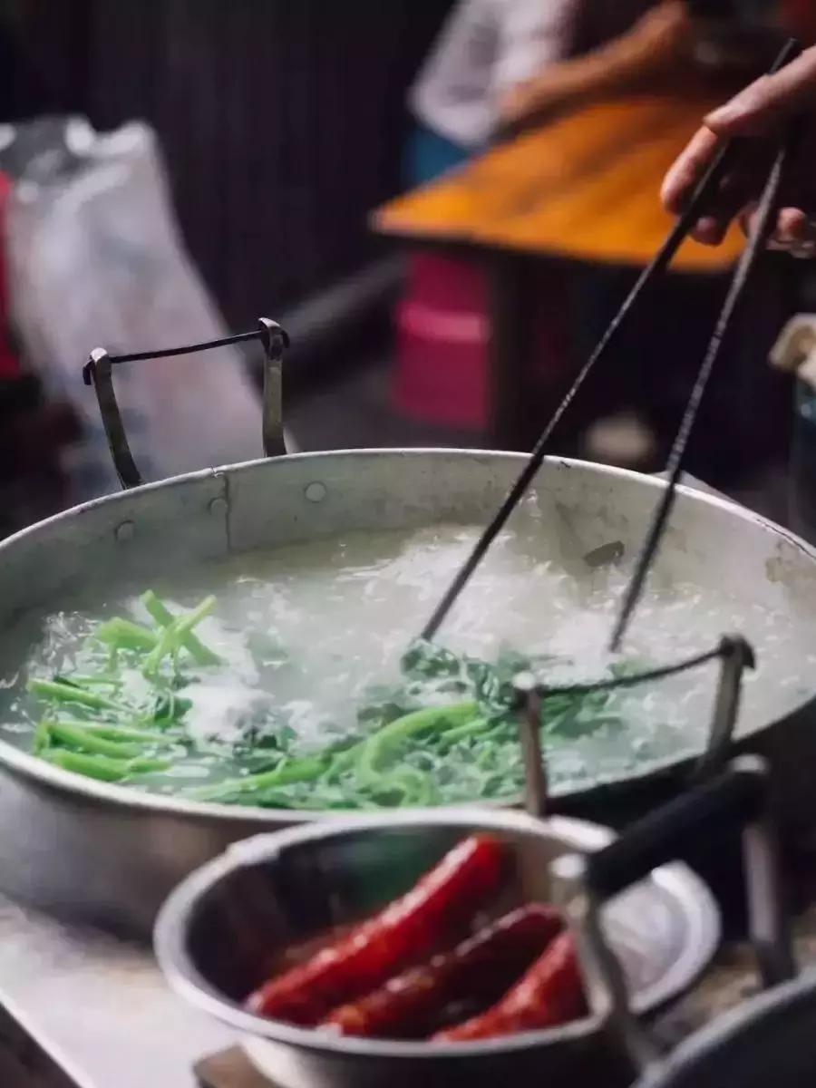 一碗柳州螺蛳粉下一句,一碗柳州螺蛳爱上柳州