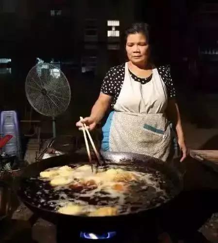 一碗柳州螺蛳粉下一句,一碗柳州螺蛳爱上柳州