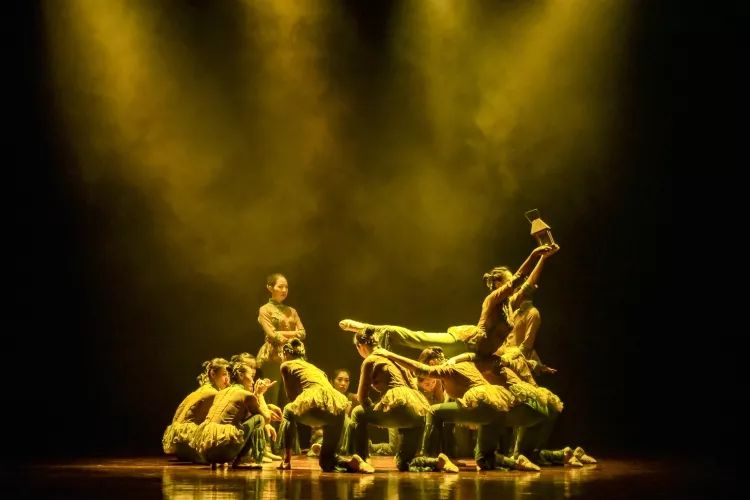 人民剧场二人转大舞台票价,人民艺术剧场