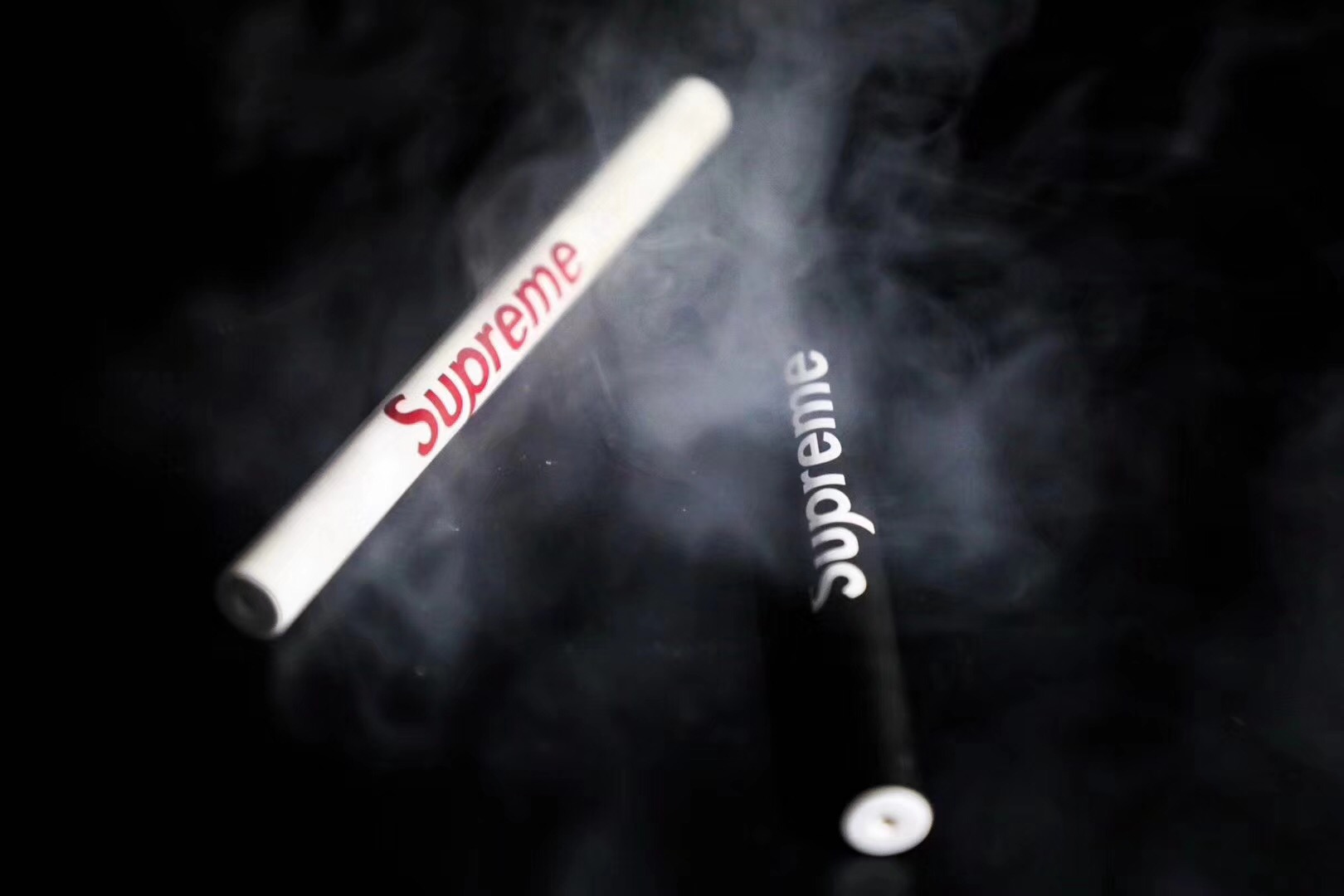 蒸汽火车头怎么能少了Supreme？跨界大王进军*子烟电**界