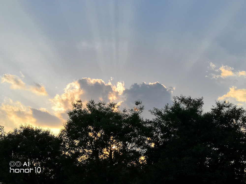 荣耀10拍照技巧有哪些功能,荣耀十相机如何全景拍照