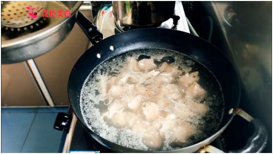 怎么做好吃的糖醋排骨视频,怎么做出来的糖醋排骨又嫩又好吃