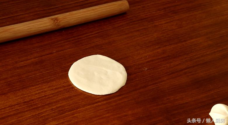 用面粉油条类各种美食的家常做法,自制小葱油条家常做法