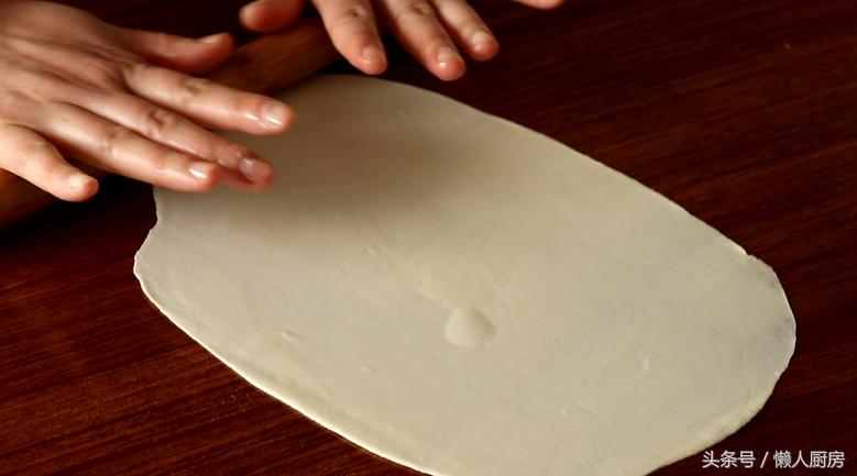 用面粉油条类各种美食的家常做法,自制小葱油条家常做法