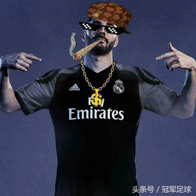 皇马本泽马争议判罚,皇马更衣室内讧本泽马