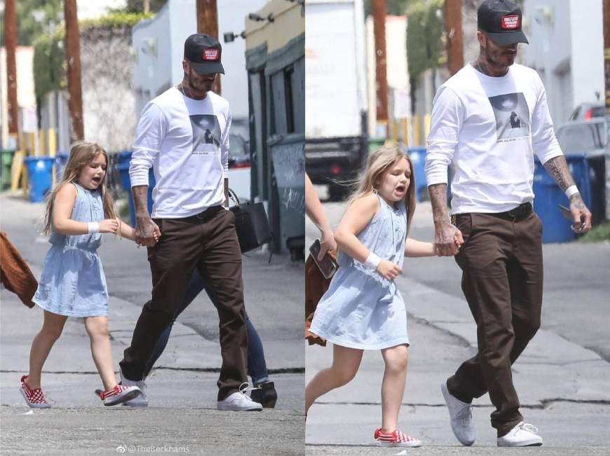 贝克汉姆给小七庆生写字,贝克汉姆和小时候的小七视频