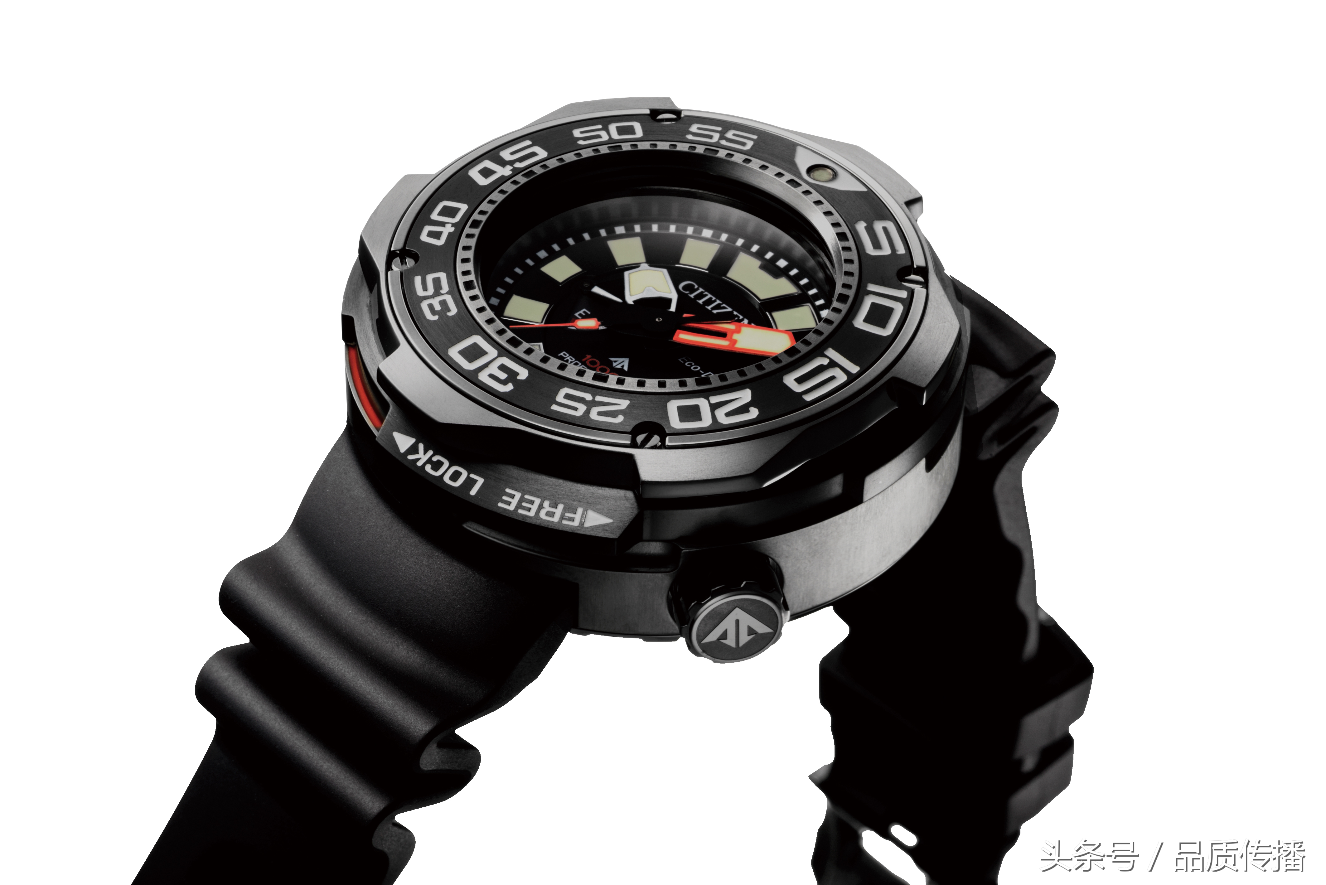 世界公民手表头号玩家,巴塞尔表展秀装置艺术、光动能、卫星对时