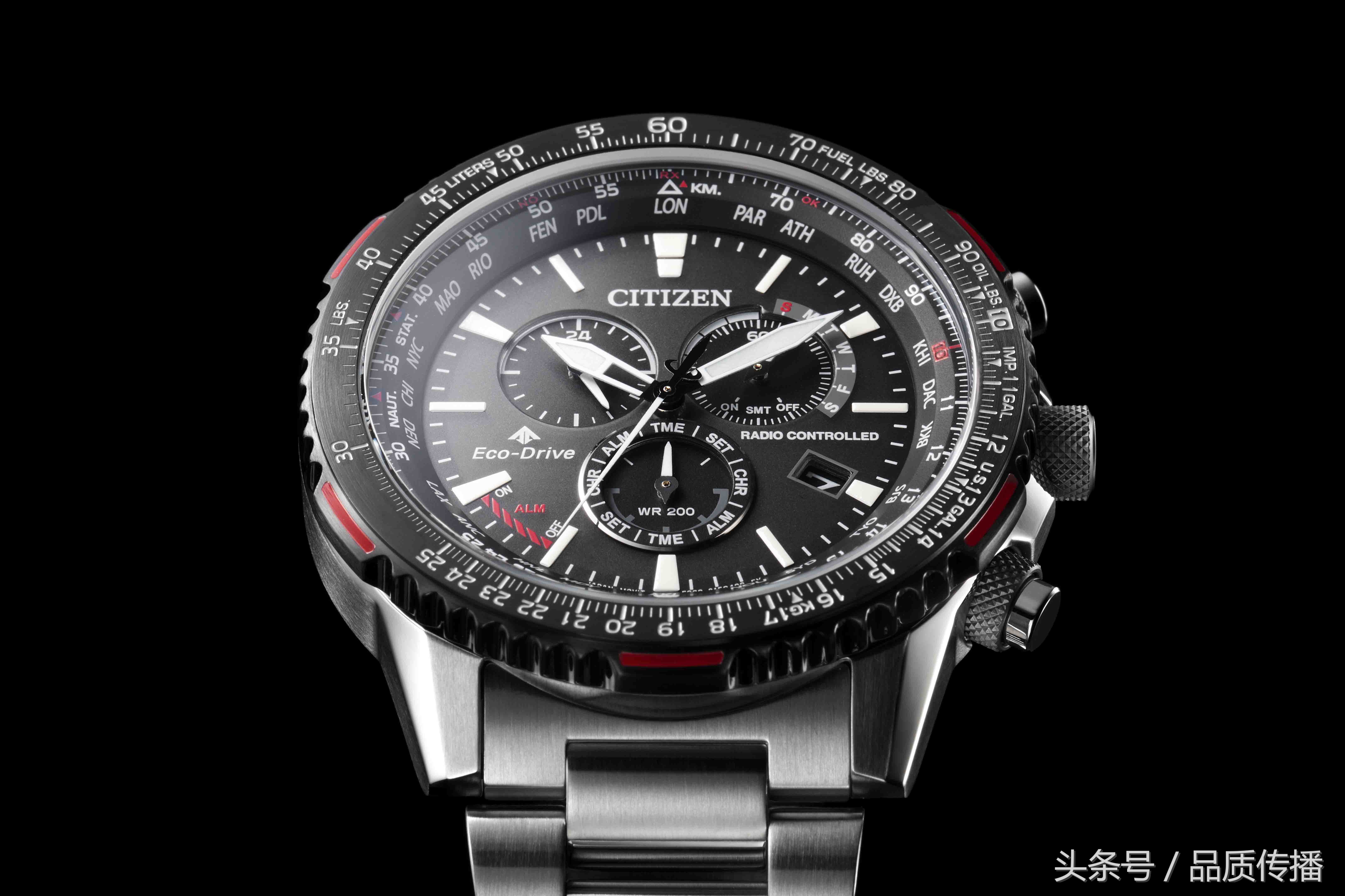 世界公民手表头号玩家,巴塞尔表展秀装置艺术、光动能、卫星对时