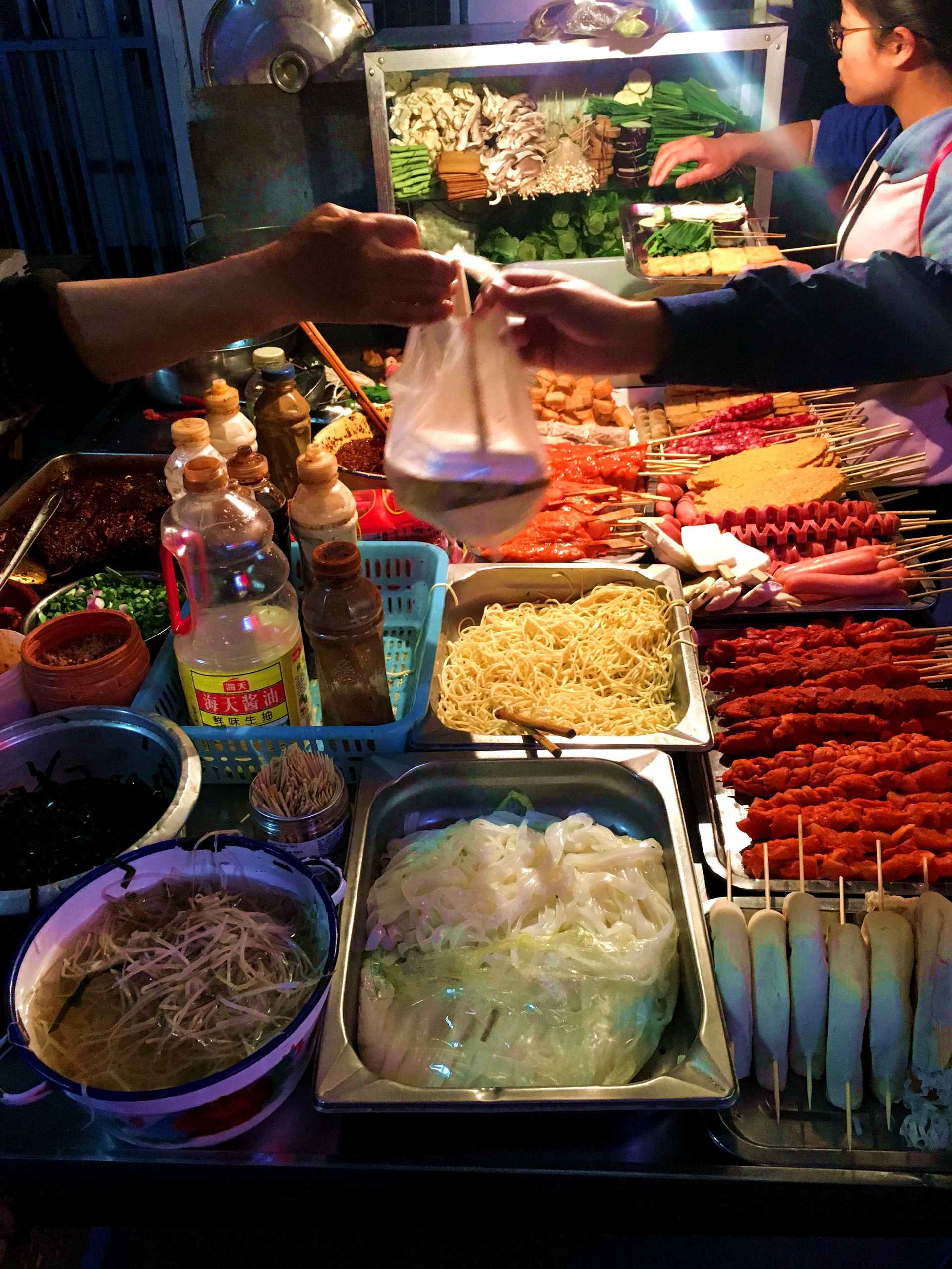 走,带你去建设路见见世面!