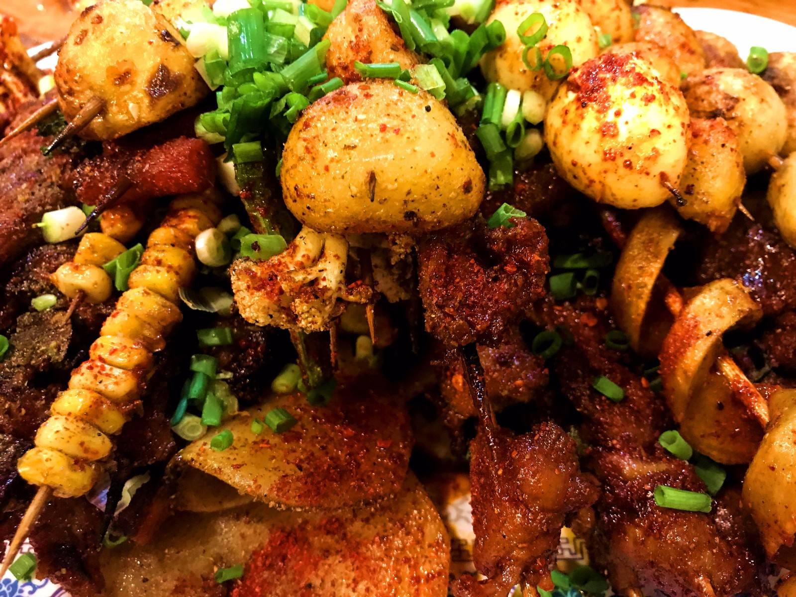 走,带你去建设路见见世面!