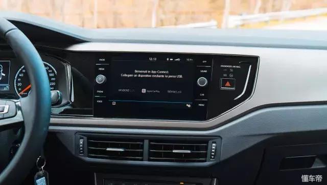 对比试驾新老两代大众polo (大众第六代polo国内首发)