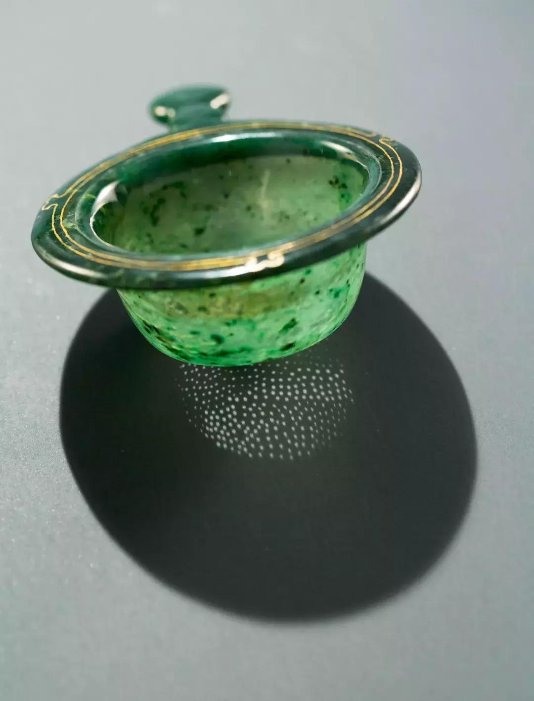 杨根连玉雕作品墨玉关公 (杨根连玉雕葫芦)