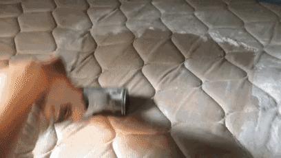 孩子尿床了床垫处理妙招,宝宝尿床床渍怎么处理