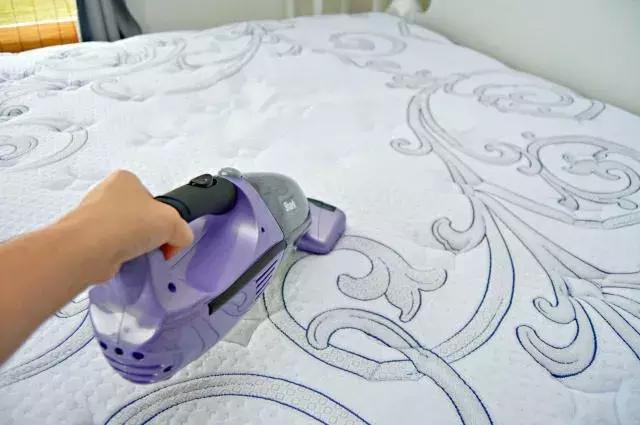 孩子尿床了床垫处理妙招,宝宝尿床床渍怎么处理