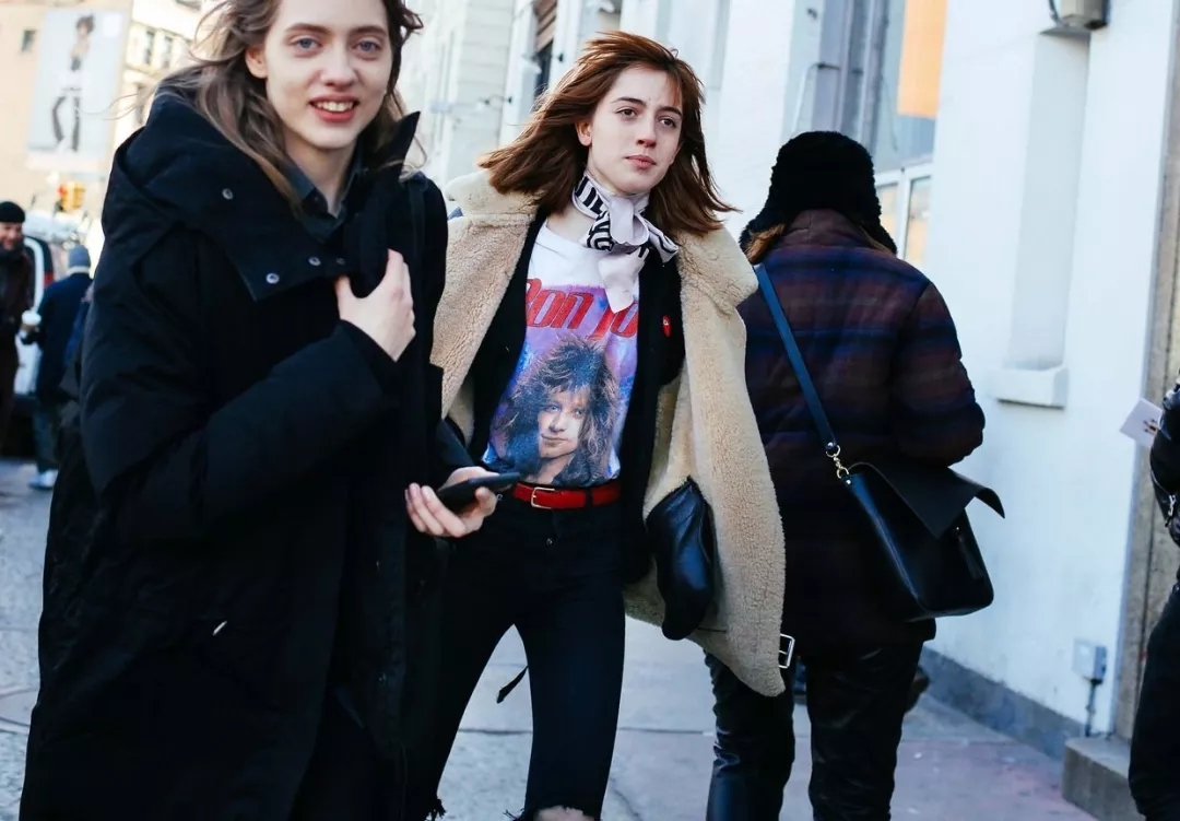 教你如何用丝巾,丝巾搭配太好看了美出高级感