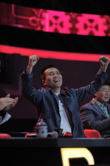 足球经典解说黄健翔,董路黄健翔足球解说