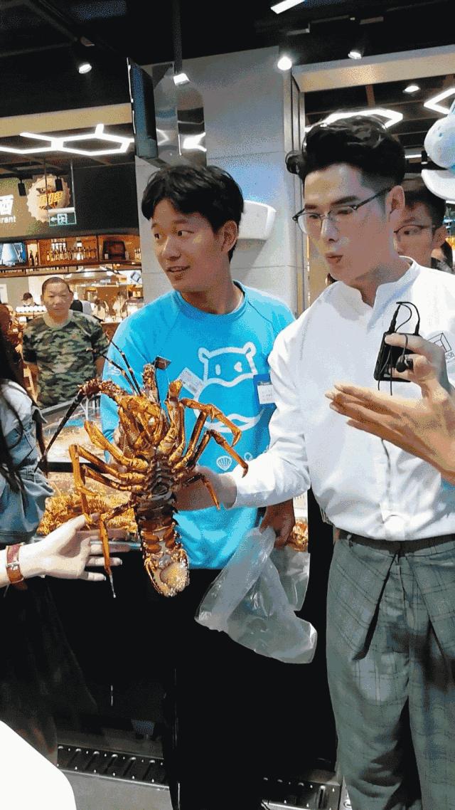 阿里“亲橙里”解码：服务内部员工的新零售试验田—黑科技新Mall