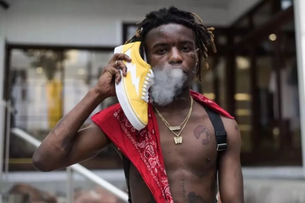 夏日必备大牌帆布鞋时髦又百搭,基础款帆布鞋春夏简约百搭