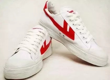 夏日必备大牌帆布鞋时髦又百搭,基础款帆布鞋春夏简约百搭