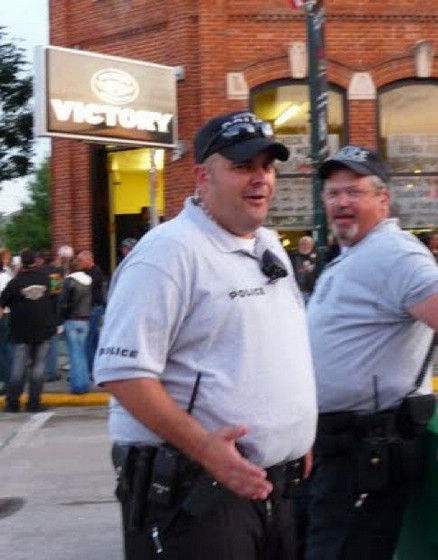 美国警察为什么都很壮,美国警察有多懒多胖