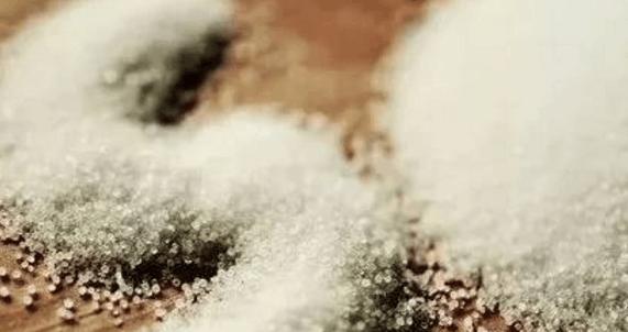 皮肤黑黄用什么护肤品可以改善,皮肤黑怎么用护肤品比较好