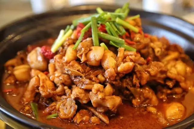 后来我总算学会了炒股,教我怎样吃鸡