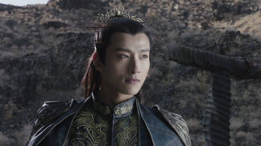 有本事你就上天,结果《莽荒纪》里的他挥着翅膀一直在天上飞!