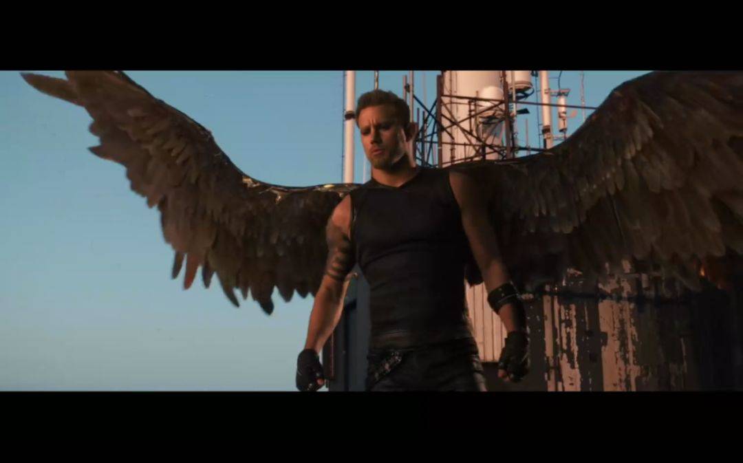 有本事你就上天,结果《莽荒纪》里的他挥着翅膀一直在天上飞!