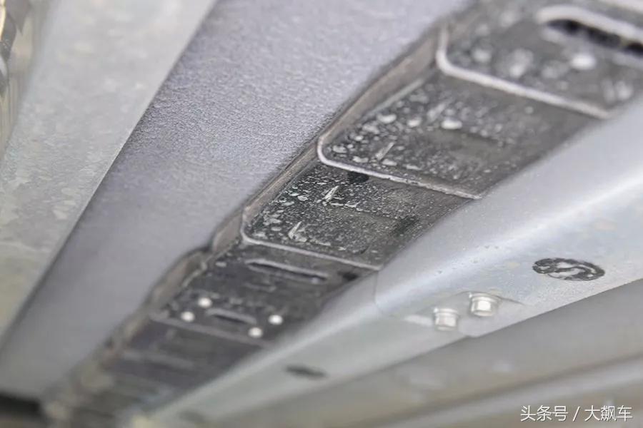 起亚kxcross底盘松散,起亚kxcross底盘扎实吗