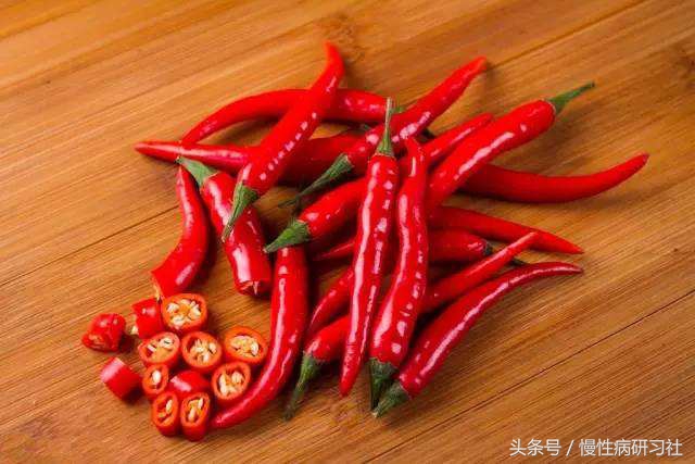 一个老人因信网上偏方治病致死,山东民间中医高手治皮肤病