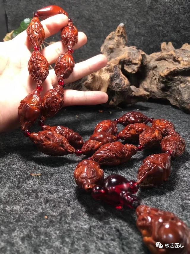 核雕手串干核,核雕手串裂了