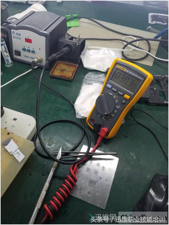 苹果xs为什么一直弹出未安装sim卡,苹果手机提示未安装sim卡怎么回事