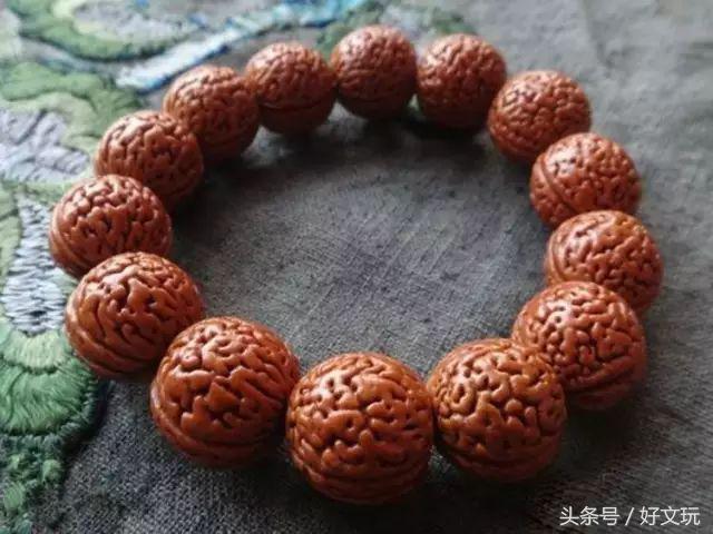 108菩提手串有什么寓意和象征,手串13颗带两个铃铛是什么寓意