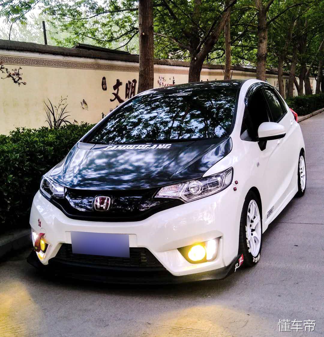 开飞度总担心被撞,开本田飞度出门被拍