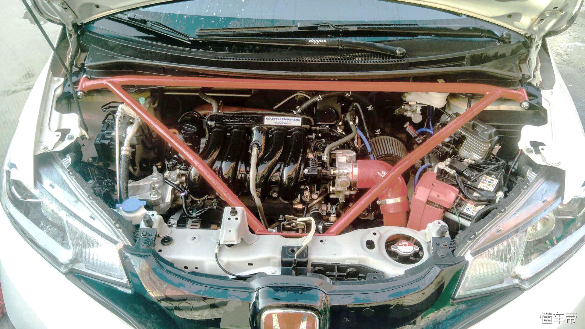 开飞度总担心被撞,开本田飞度出门被拍