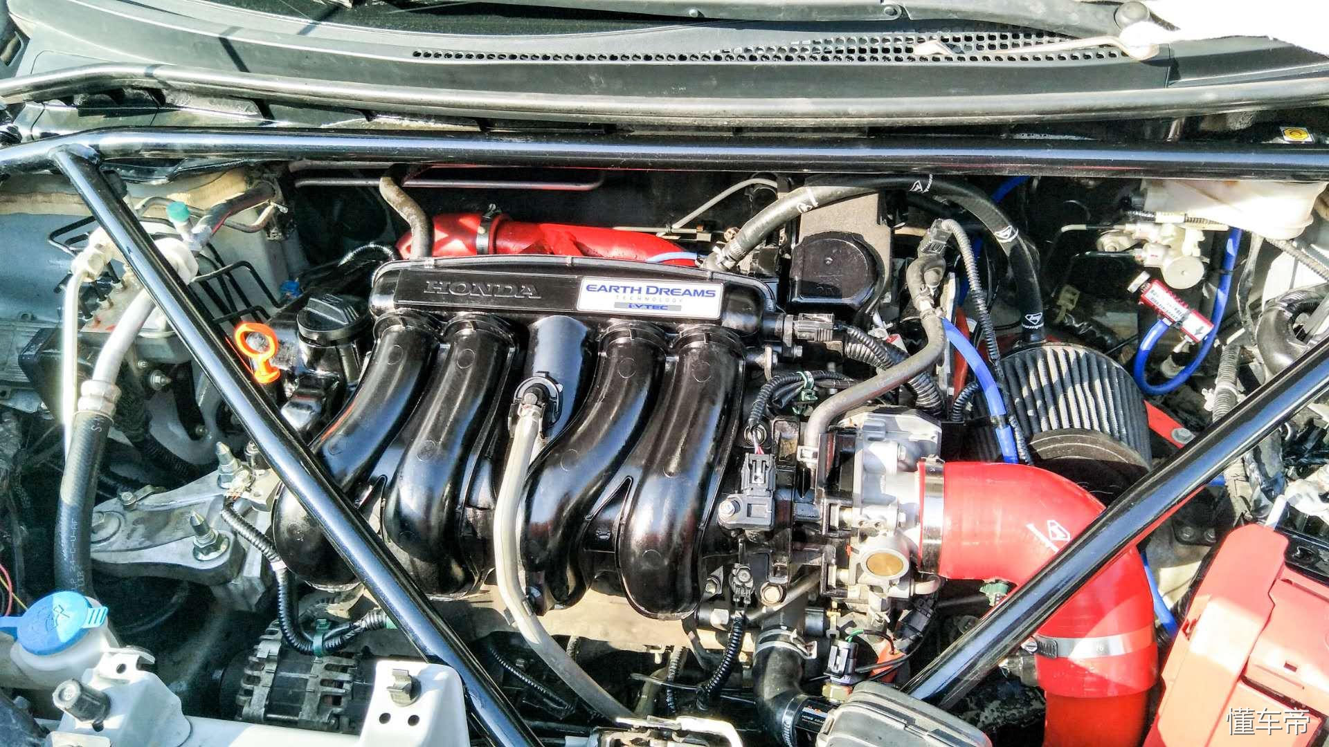 开飞度总担心被撞,开本田飞度出门被拍