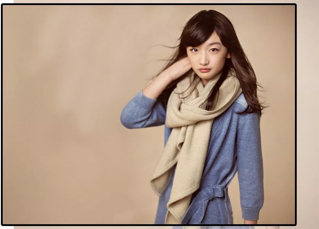 肩位很卷的发型,齐肩往下一点的发型