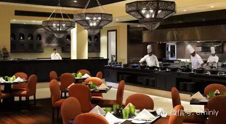 「阿布扎比」与世隔绝，充满神秘色彩の沙漠皇宫酒店