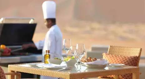 「阿布扎比」与世隔绝，充满神秘色彩の沙漠皇宫酒店