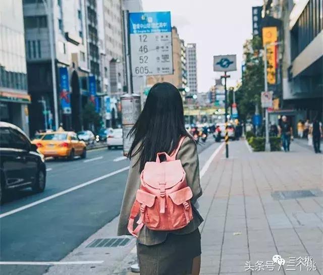 推荐一款最实用的双肩包,好看又实用的双肩包推荐