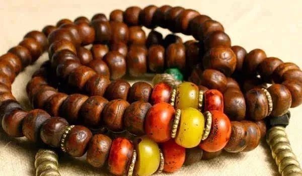 什么是凤眼菩提短桩,什么是凤眼菩提漏眼