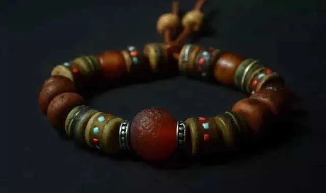 什么是凤眼菩提短桩,什么是凤眼菩提漏眼