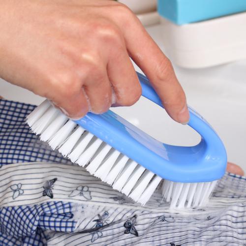 玻璃胶粘手上了用香蕉水能洗掉吗,干了的玻璃胶用香蕉水可以溶解吗