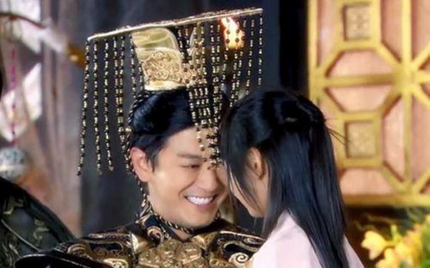 此人生下来天生异相,相士都说:此乃龙颜,多年后他真的当了皇帝