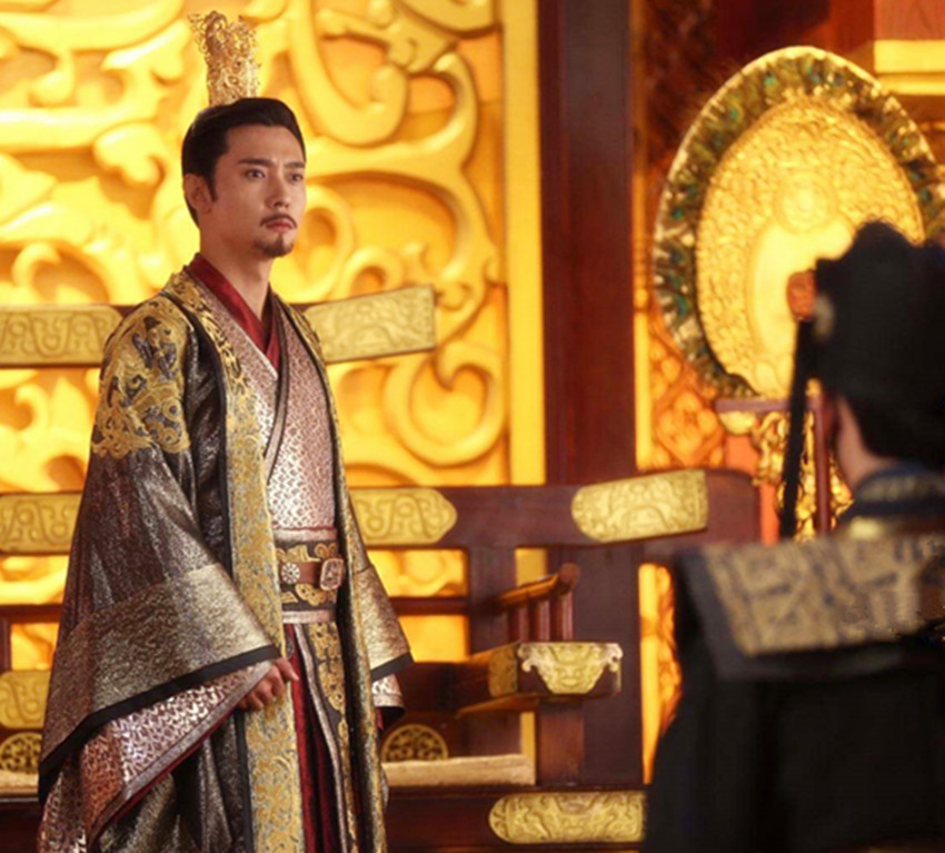 此人生下来天生异相,相士都说:此乃龙颜,多年后他真的当了皇帝