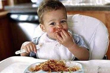 小孩2岁不吃饭该不该喂饭,孩子两岁多不吃饭需要喂饭么