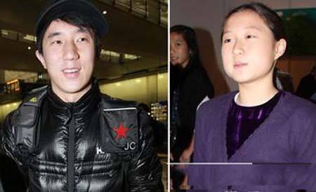 娱乐红黑榜|成龙同性恋私生女出走,首次公开认爸向社会求救